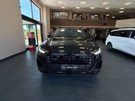 usato AUDI Q8