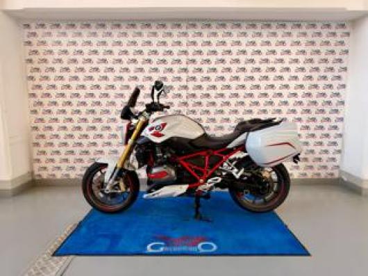 R 1200 R