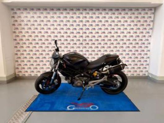 Monster 696