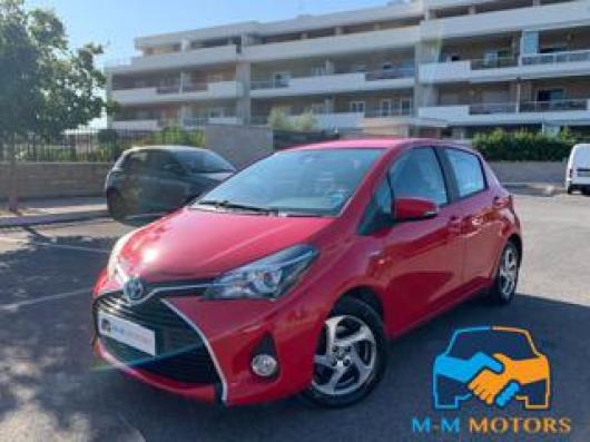 usato TOYOTA Yaris
