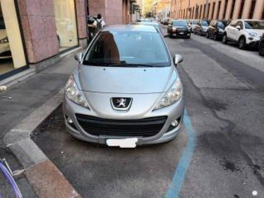 usato PEUGEOT 207