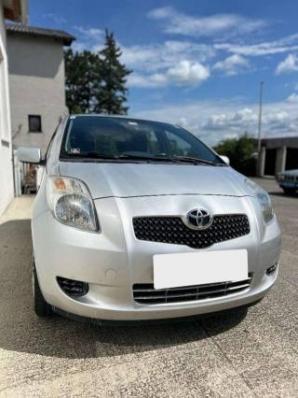 usato TOYOTA Yaris
