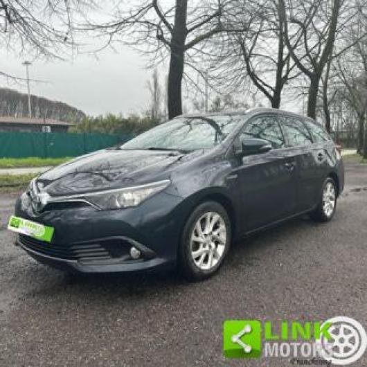 usato TOYOTA Auris