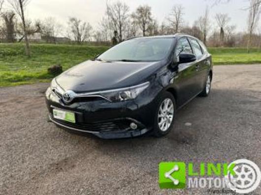 usato TOYOTA Auris