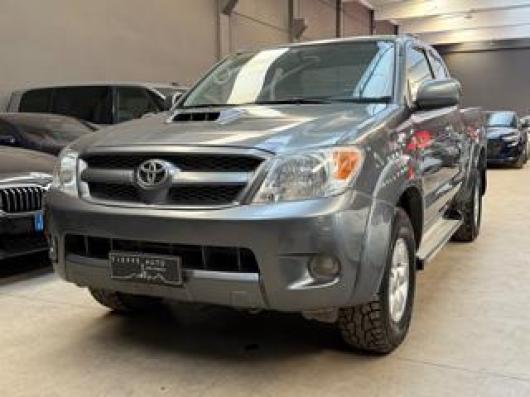 usato TOYOTA Hilux