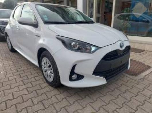 usato TOYOTA Yaris