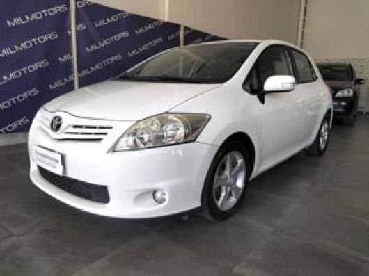 usato TOYOTA Auris