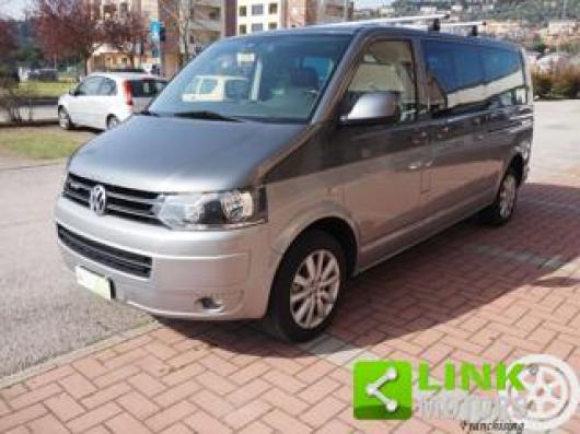 usato VOLKSWAGEN Caravelle