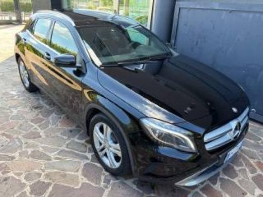usato MERCEDES GLA 200