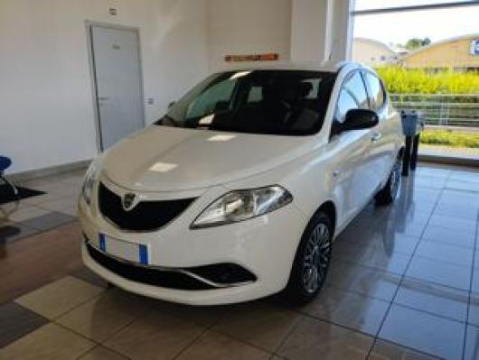 usato LANCIA Ypsilon