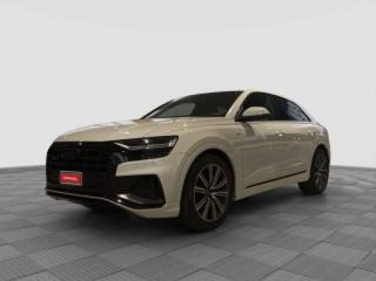 usato AUDI Q8