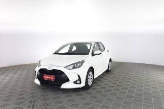 usato TOYOTA Yaris