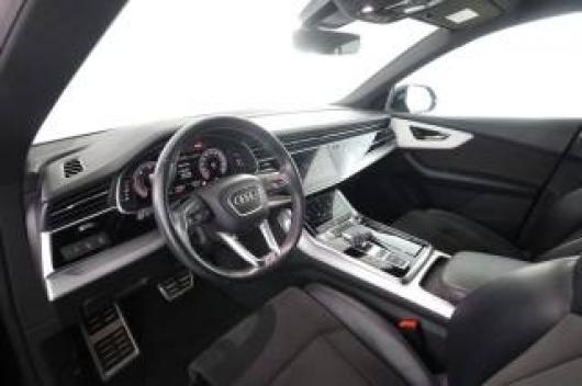 usato AUDI Q8
