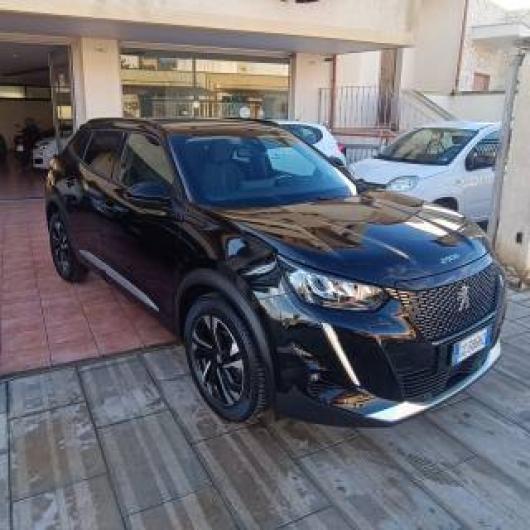 usato PEUGEOT 2008