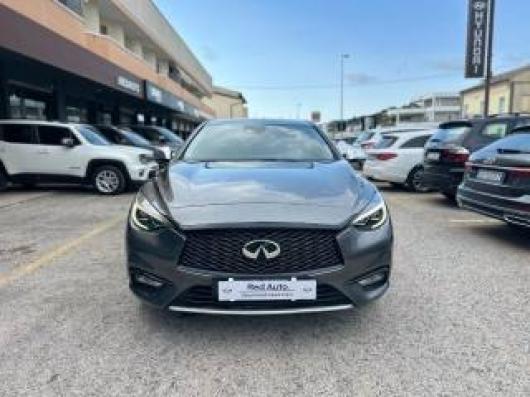 usato INFINITI Q30