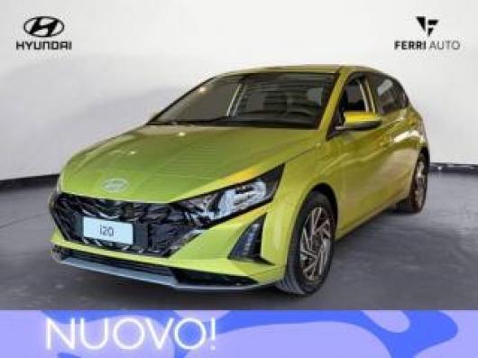 i20