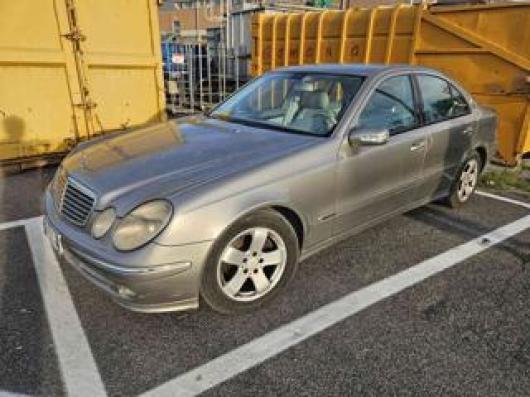 usato MERCEDES E 270