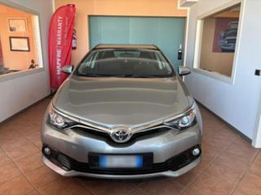 usato TOYOTA Auris