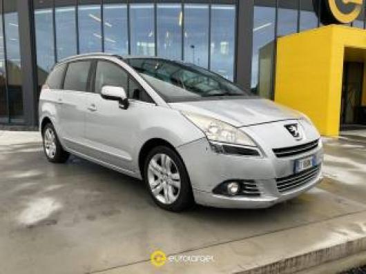 usato PEUGEOT 5008