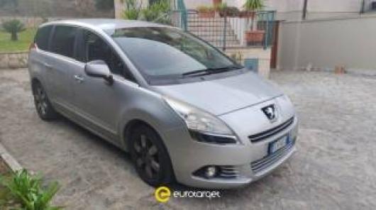 usato PEUGEOT 5008