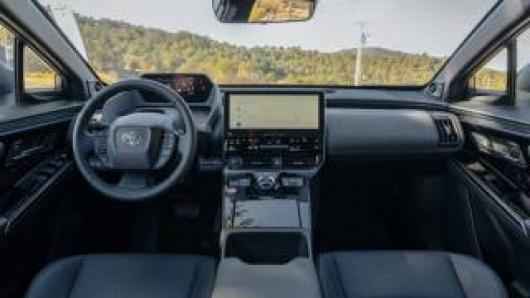 nuovo TOYOTA bZ4X