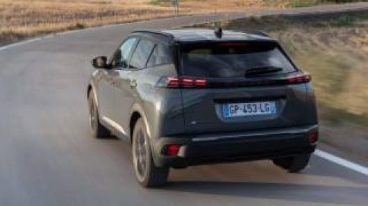 nuovo PEUGEOT 2008