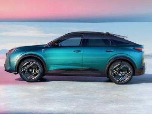 nuovo PEUGEOT e 3008