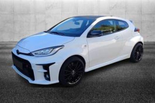 usato TOYOTA Yaris