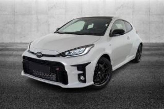 usato TOYOTA Yaris