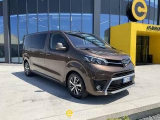 Proace Verso