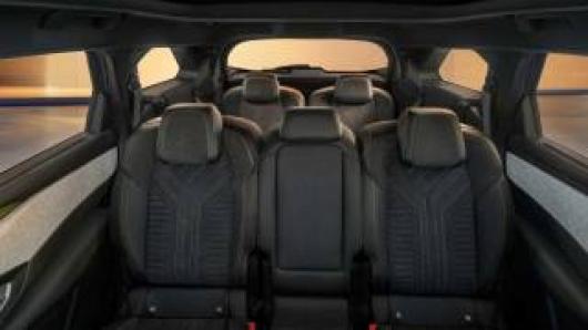 nuovo PEUGEOT 5008