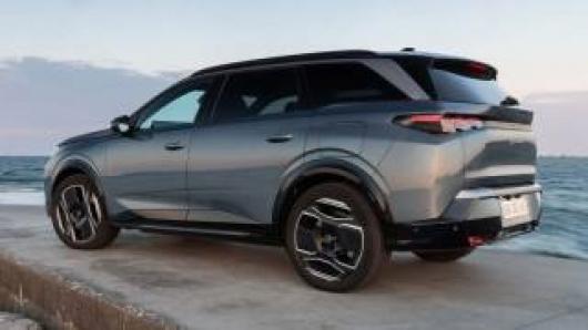 nuovo PEUGEOT 5008