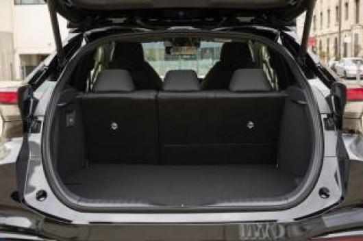 nuovo TOYOTA C HR