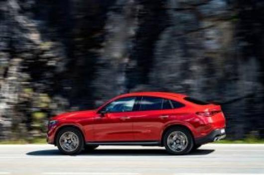 nuovo MERCEDES GLC 300