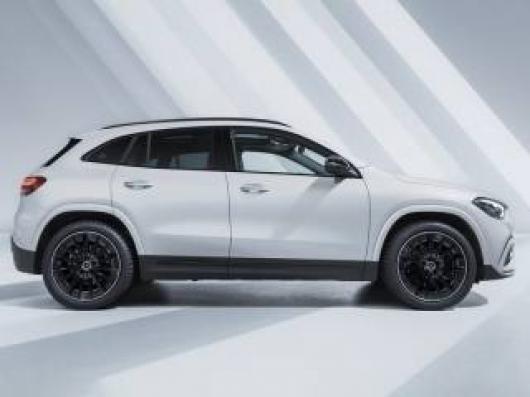 nuovo MERCEDES GLA 250