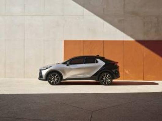 nuovo TOYOTA C HR
