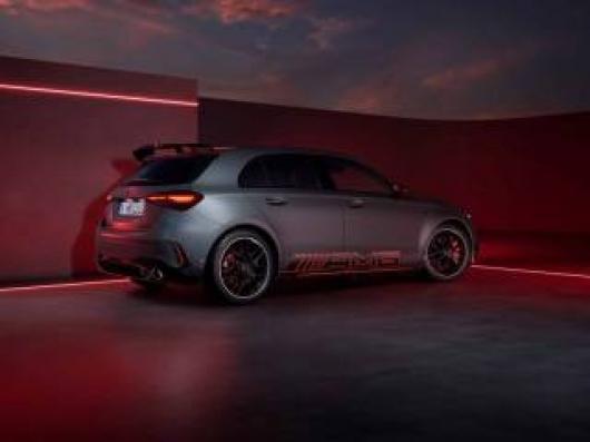 nuovo MERCEDES A 45 S AMG