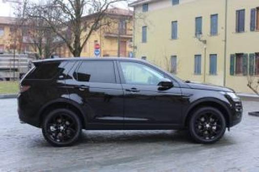 nuovo LAND ROVER Discovery Sport