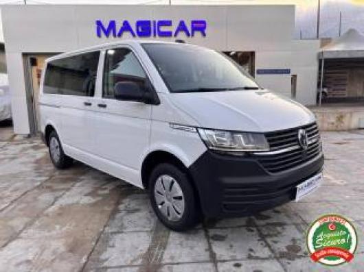 usato VOLKSWAGEN Caravelle