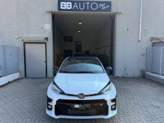 usato TOYOTA Yaris