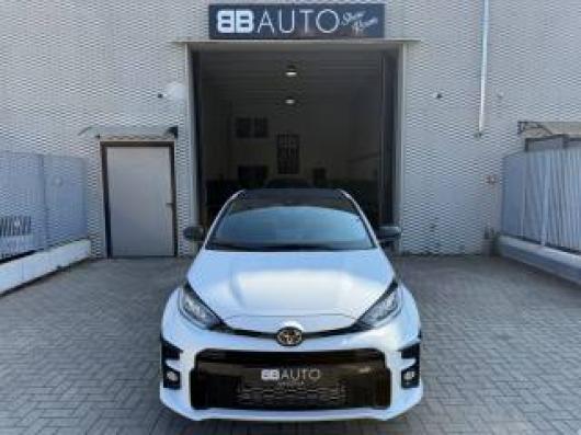 usato TOYOTA Yaris
