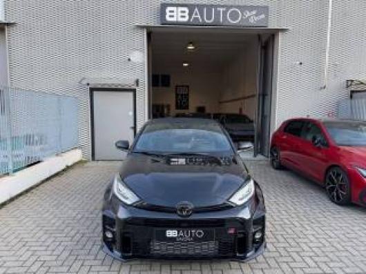 usato TOYOTA Yaris