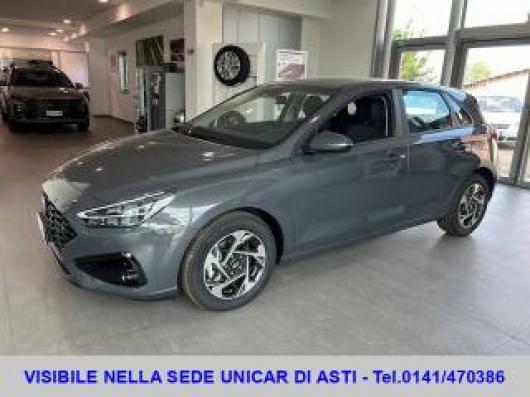i30