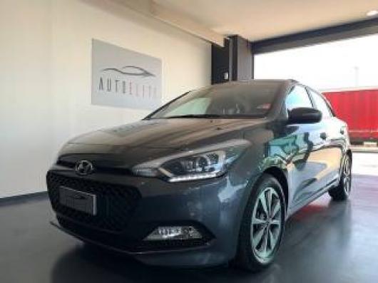 i20