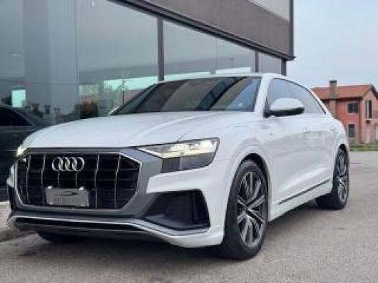 usato AUDI Q8