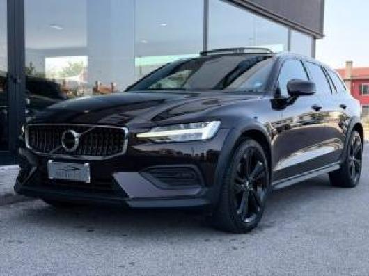 usato VOLVO V60 Cross Country