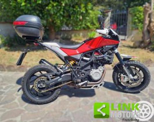 Nuda 900