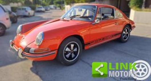 912