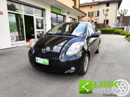 usato TOYOTA Yaris