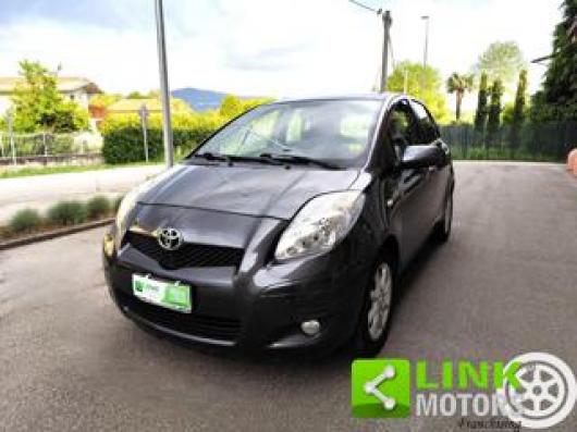 usato TOYOTA Yaris